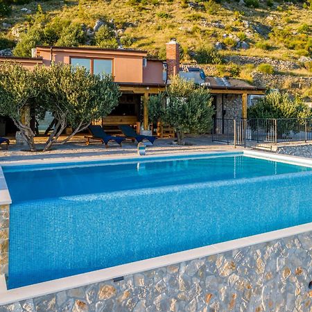 Villa Secluded Paradise 오미스 외부 사진