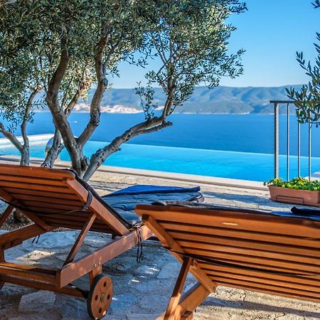 Villa Secluded Paradise 오미스 외부 사진