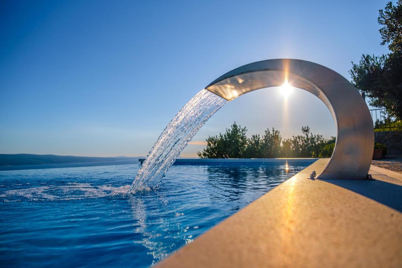 Villa Secluded Paradise 오미스 외부 사진