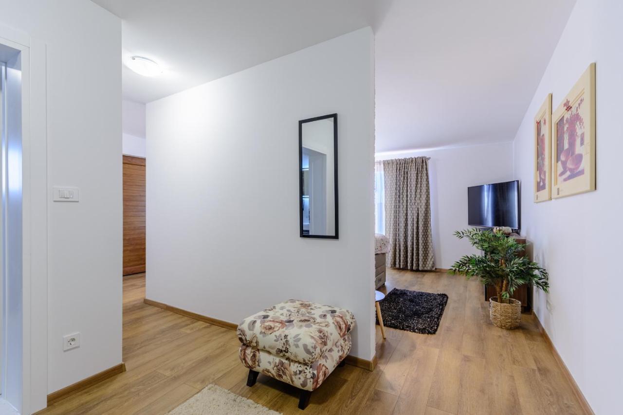 Villa Secluded Paradise 오미스 외부 사진
