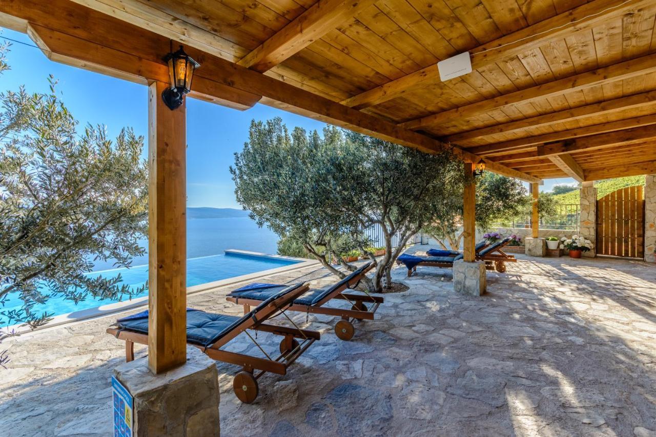 Villa Secluded Paradise 오미스 외부 사진