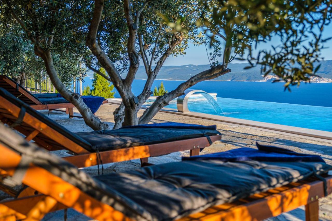 Villa Secluded Paradise 오미스 외부 사진