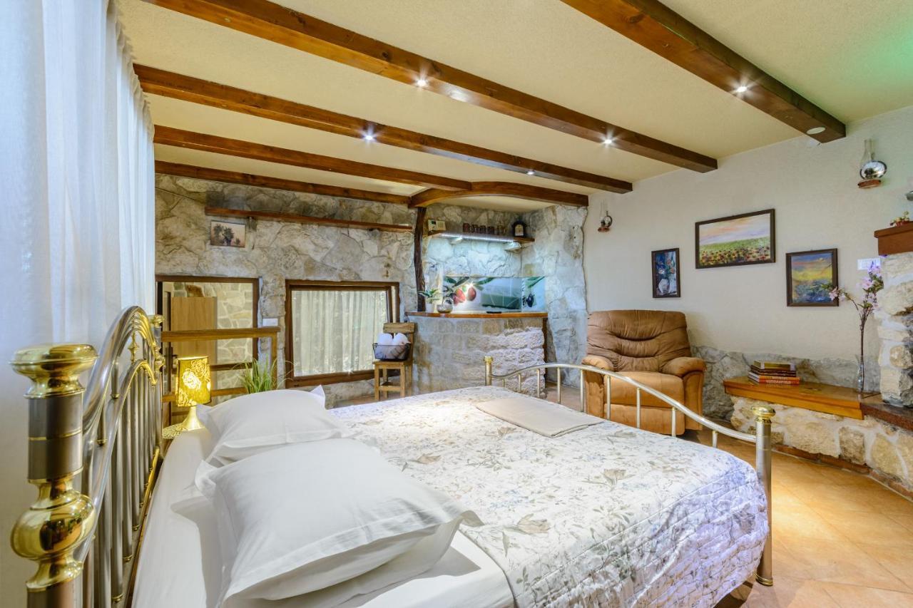 Villa Secluded Paradise 오미스 외부 사진