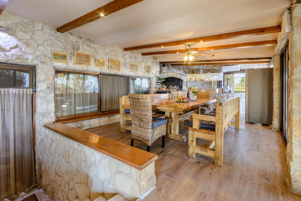 Villa Secluded Paradise 오미스 외부 사진