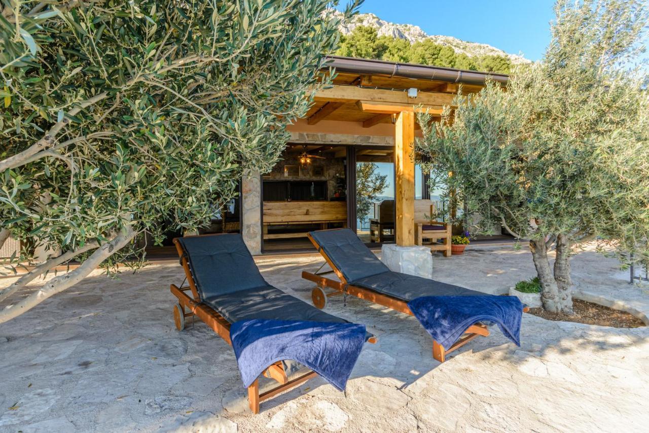 Villa Secluded Paradise 오미스 외부 사진